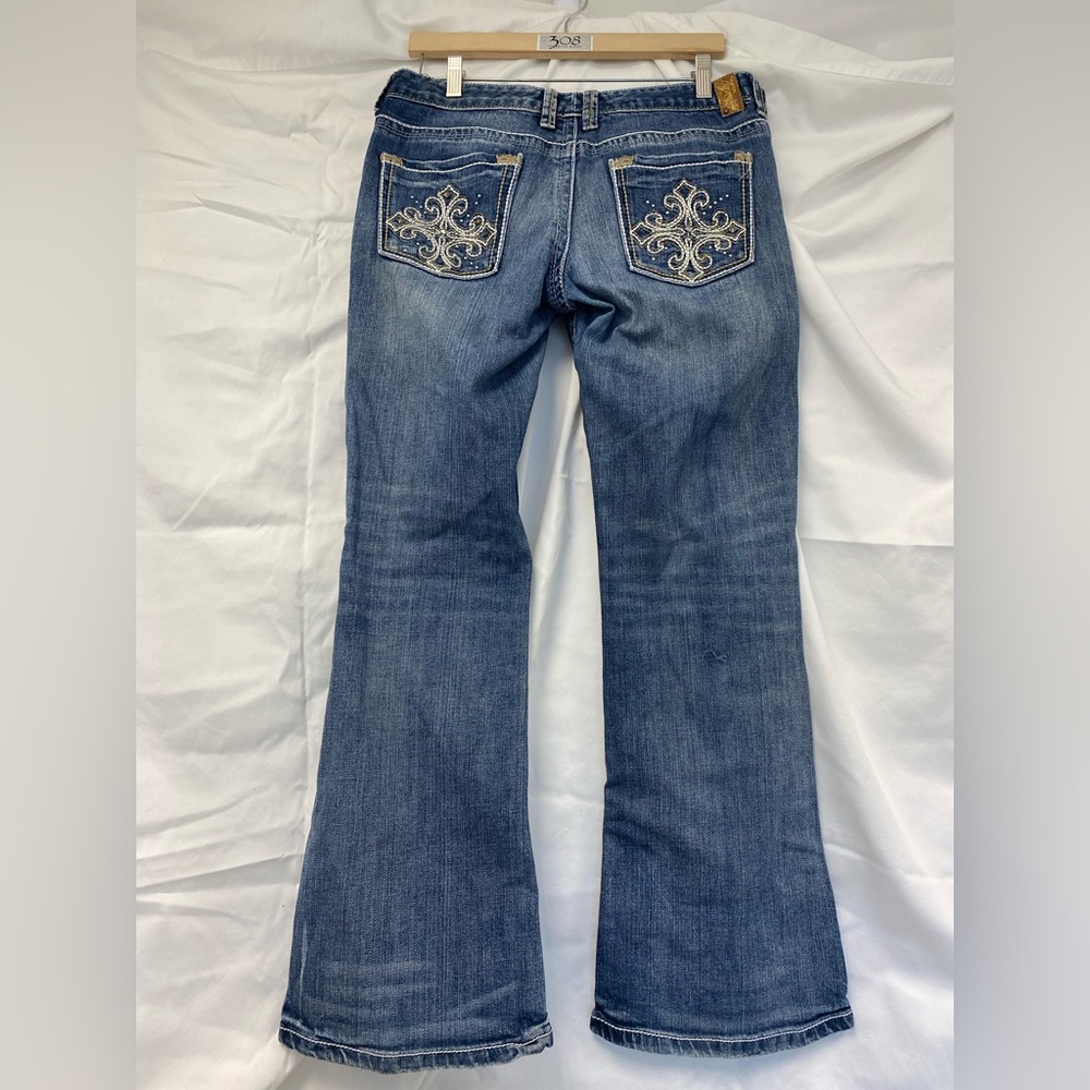 Maurices woman’s bootcut jeans size 11/12 Short - Picture 8 of 9